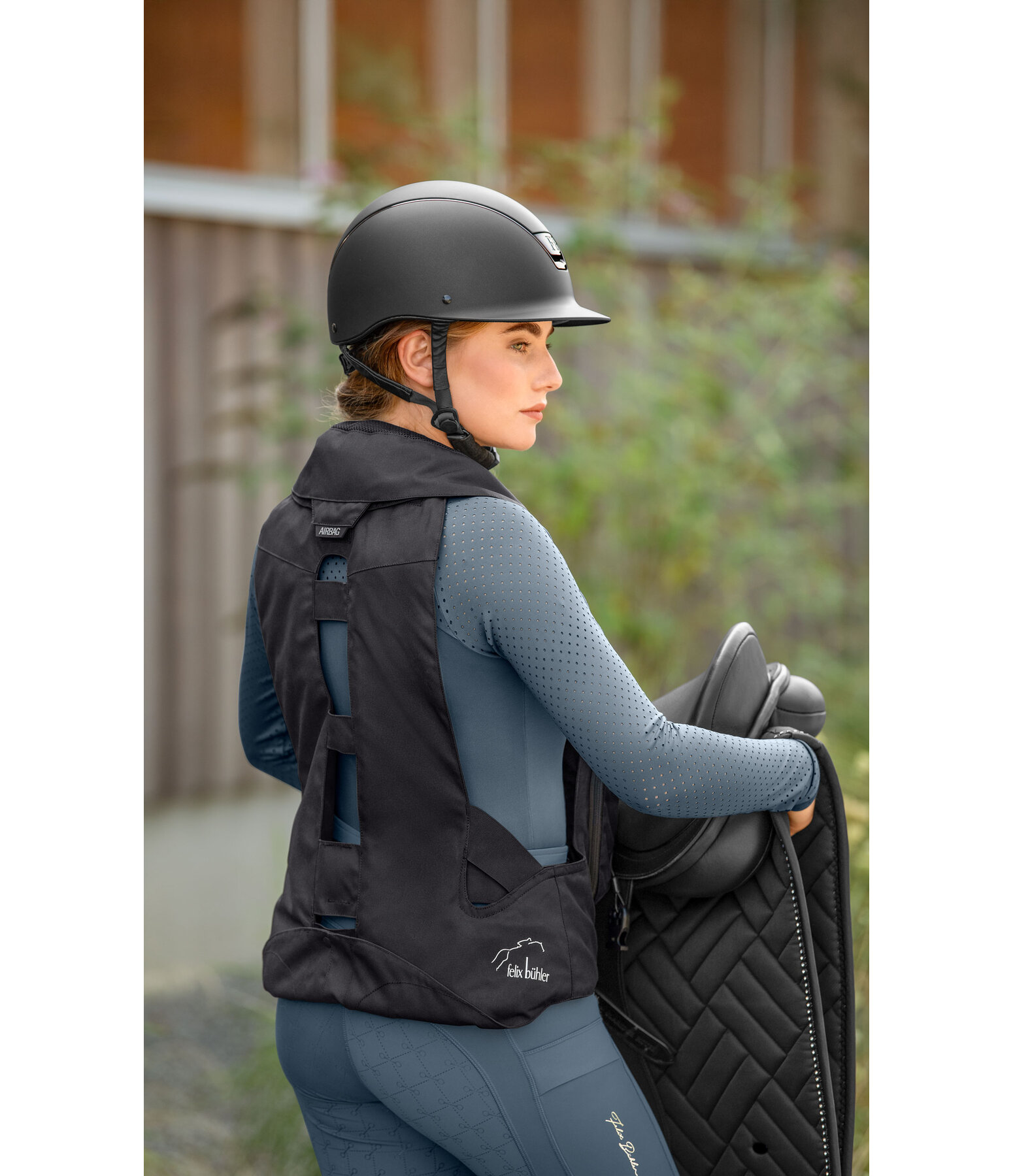 Gilet de protection airbag  by SPARK Ultimate Back & Neck Protector