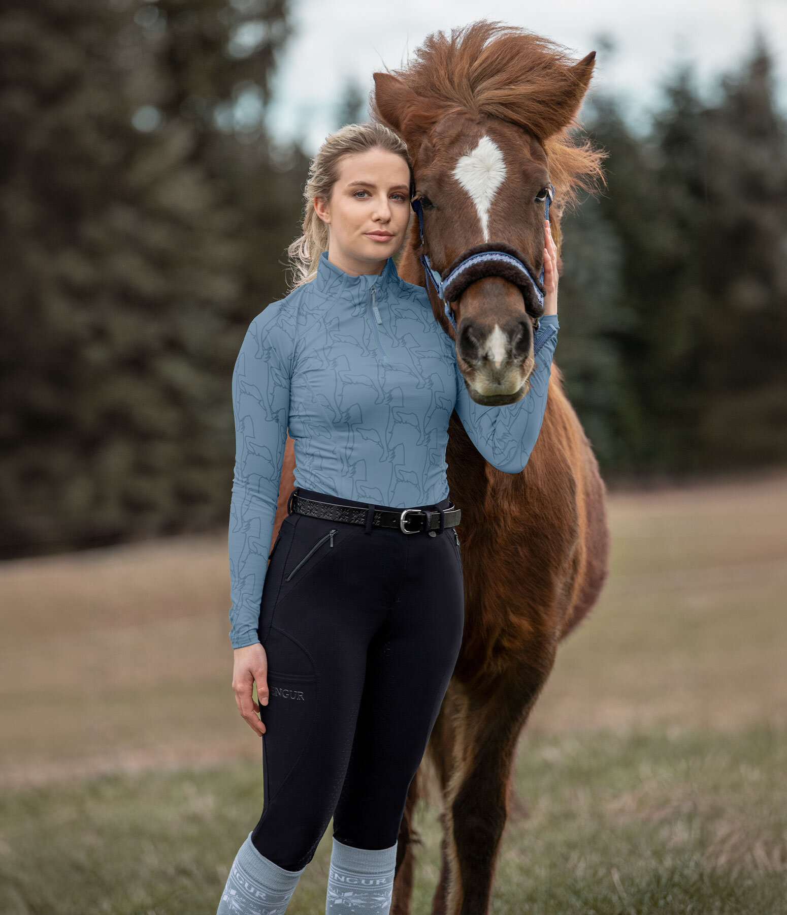 Tenue islandaise  Asta en gris/bleu clair